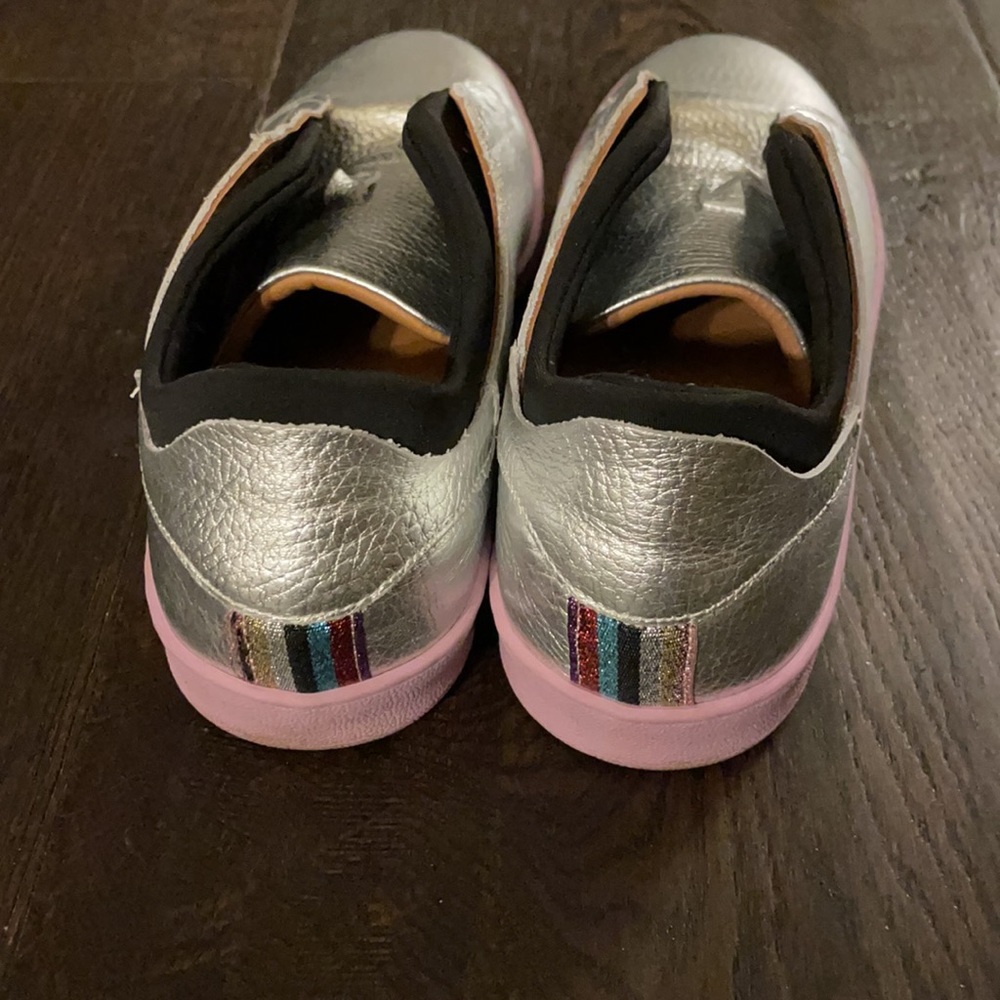 André Assous - Silver Sneakers with lavender soles - Picture 3 of 7